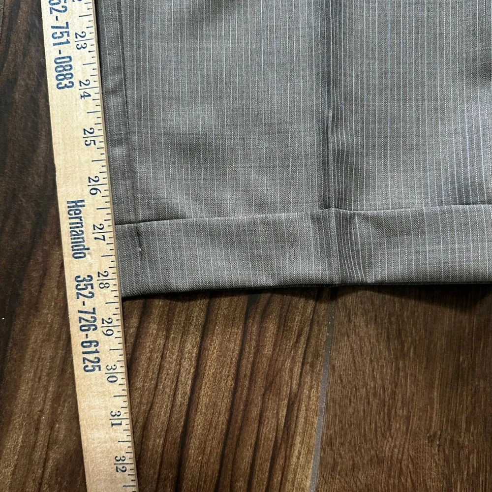 Jos A Bank Gordon Suit Mens 43R 37W Grey Pinstripe 100% Wool 2 Button Pleated